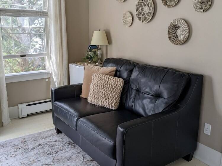 بنسيون Luckystone Inn