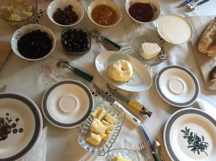 پانسیون Mavi Ladin Konukevi