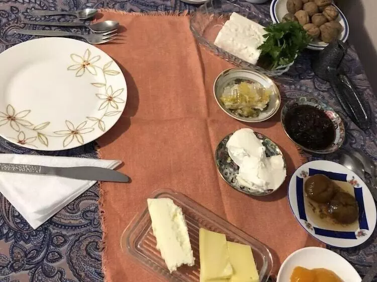 پانسیون Mavi Ladin Konukevi