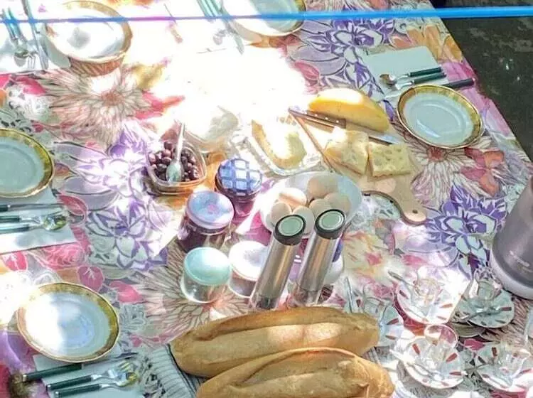 پانسیون Mavi Ladin Konukevi