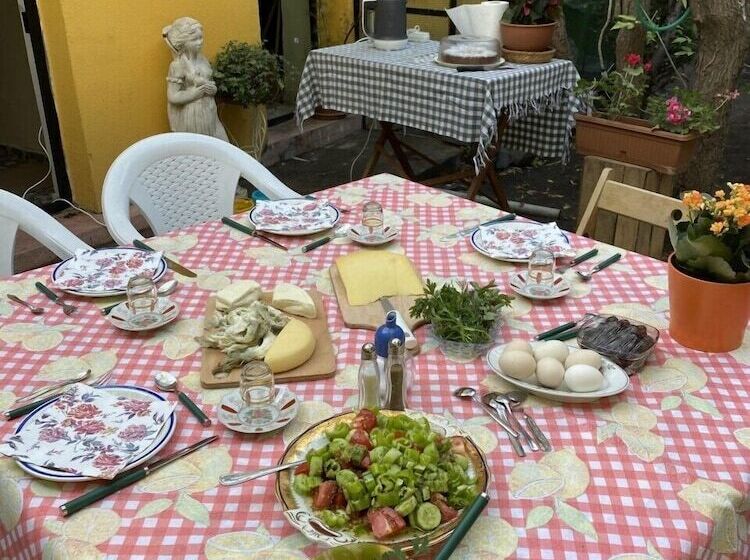 膳宿费 Mavi Ladin Konukevi