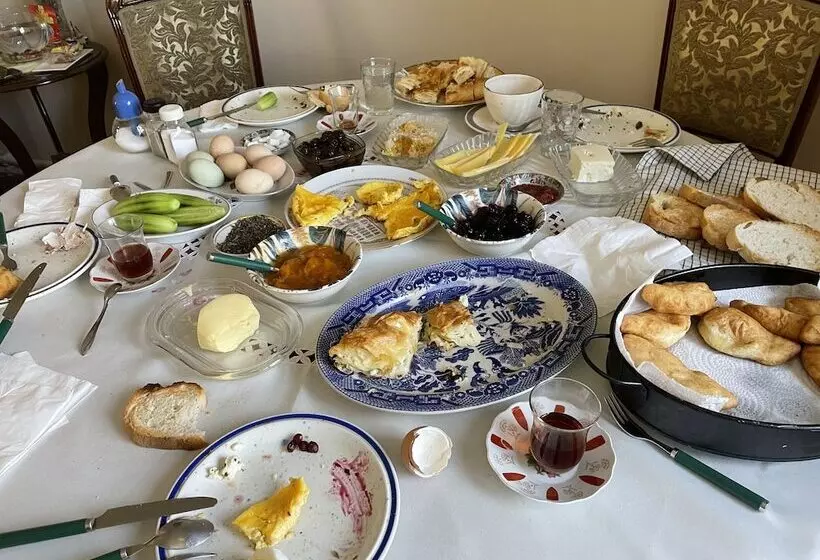 پانسیون Mavi Ladin Konukevi