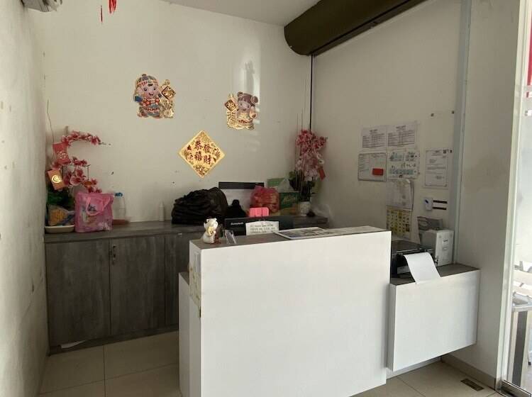 Spot On 89811 9 S Motel