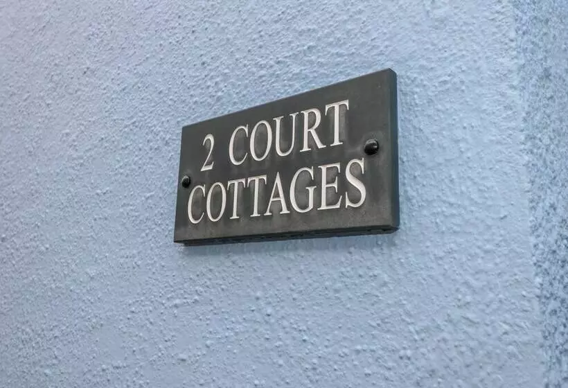 2 Court Cottages