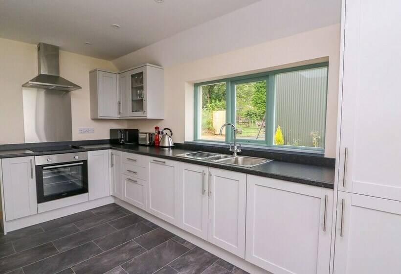 Bwthyn Eisteddfa Fach