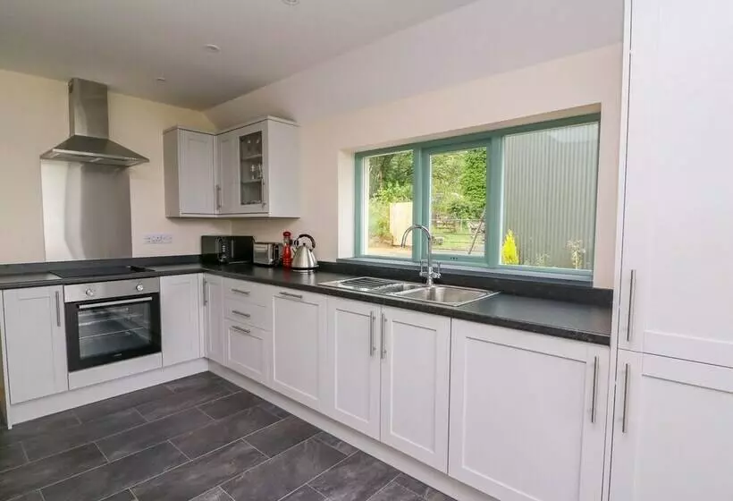 Bwthyn Eisteddfa Fach