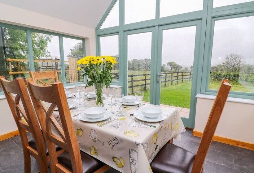 Bwthyn Eisteddfa Fach