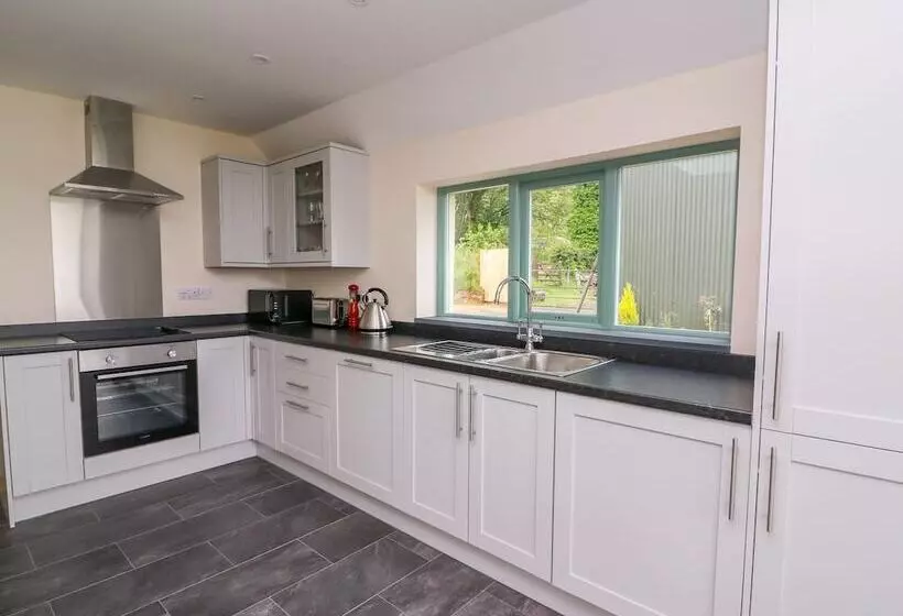 Bwthyn Eisteddfa Fach