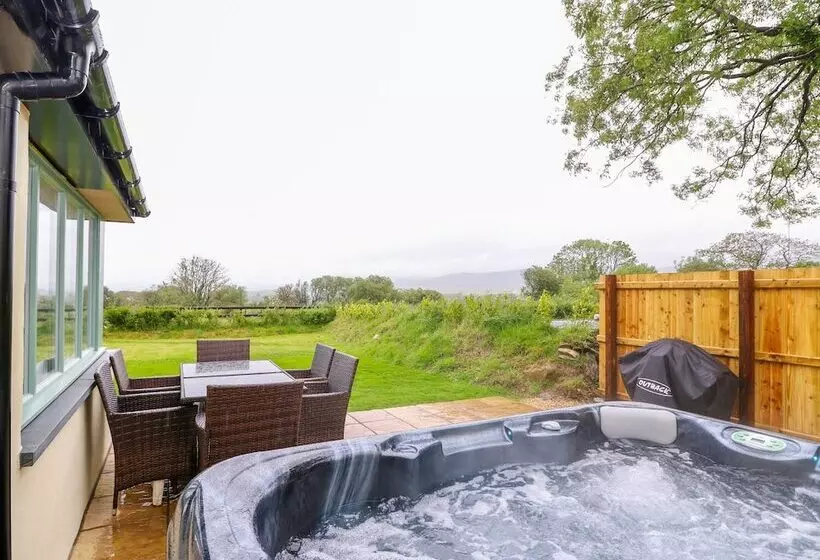 Bwthyn Eisteddfa Fach