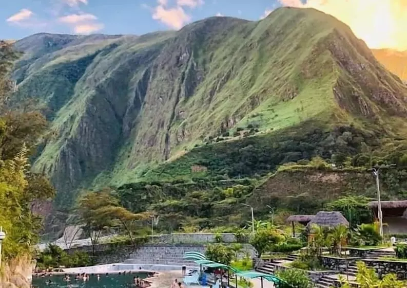 Hotelli Eco Lodge Restaurant Araplay