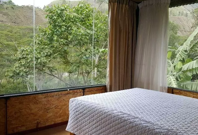 Hotelli Eco Lodge Restaurant Araplay