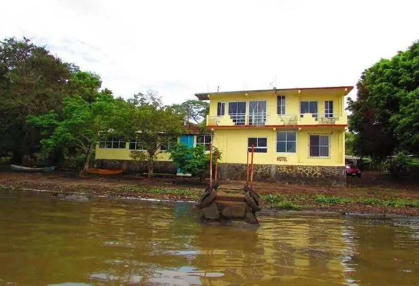 Hotelli La Cabaña Del Lago