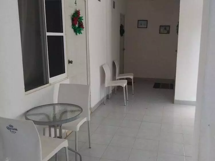 Hotelli La Cabaña Del Lago