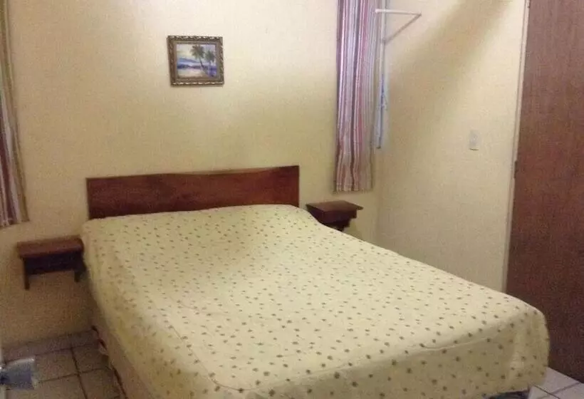 Hotelli La Cabaña Del Lago