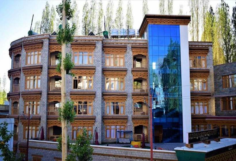 Hotel The Grand Yasmin Leh