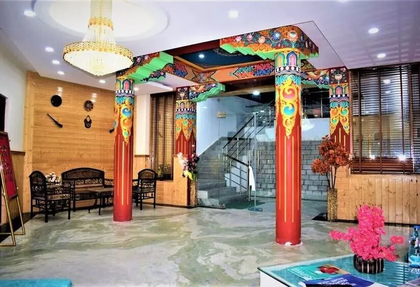 Hotelli The Grand Yasmin Leh