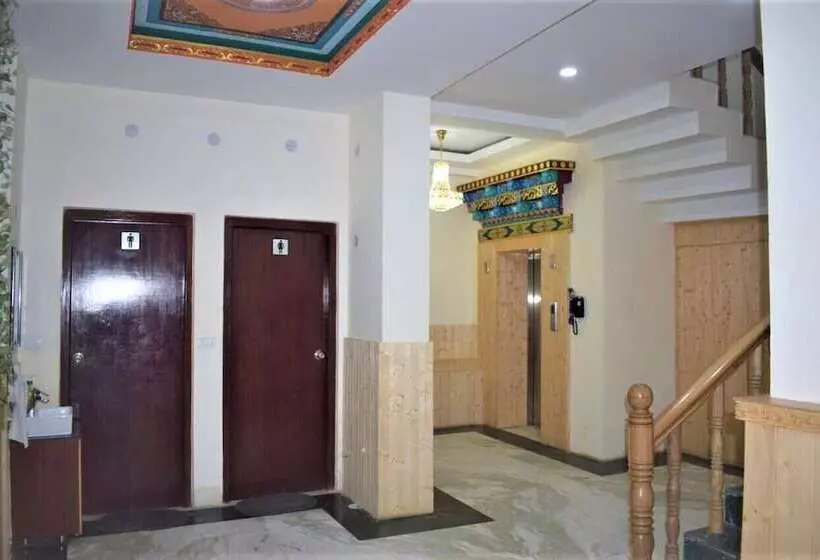 Hotelli The Grand Yasmin Leh