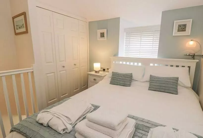 Kirrin Cottage