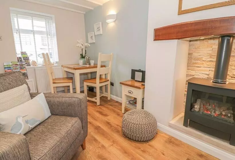 Kirrin Cottage