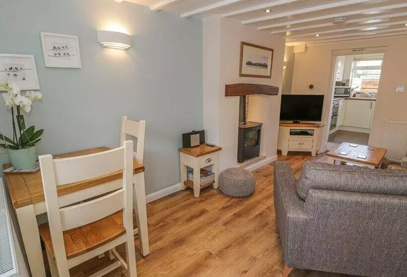 Kirrin Cottage