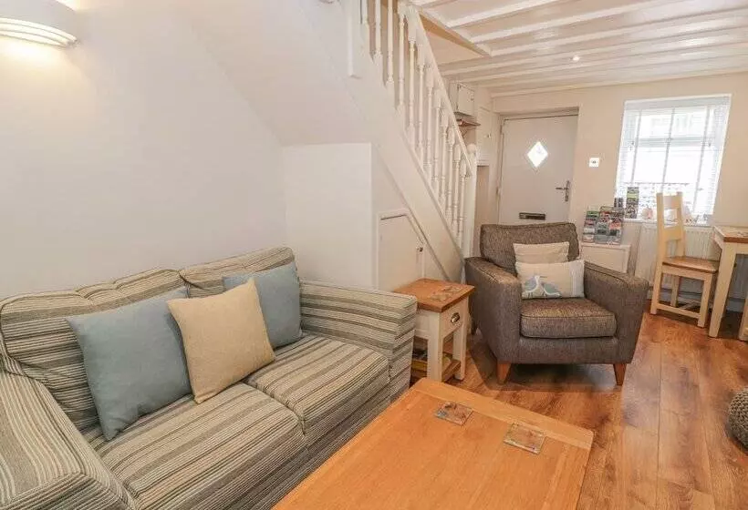 Kirrin Cottage