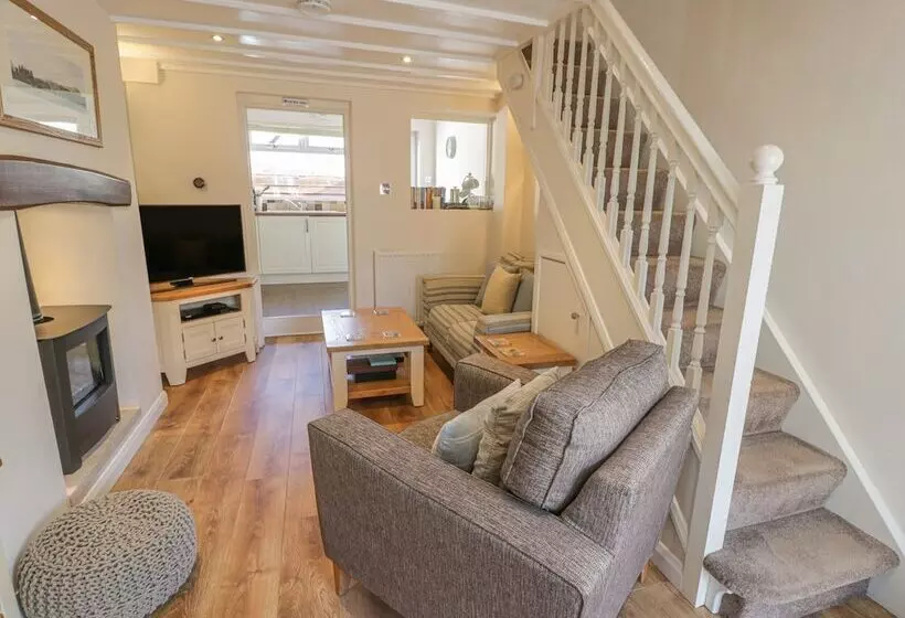 Kirrin Cottage