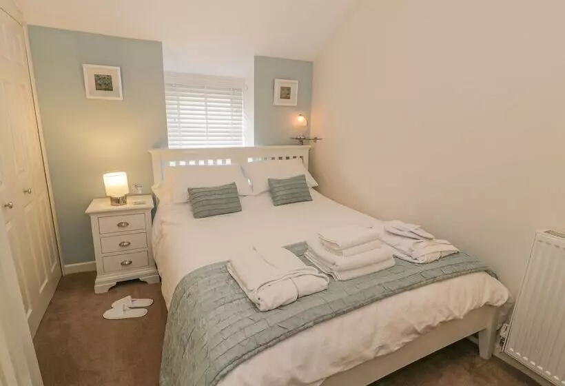 Kirrin Cottage