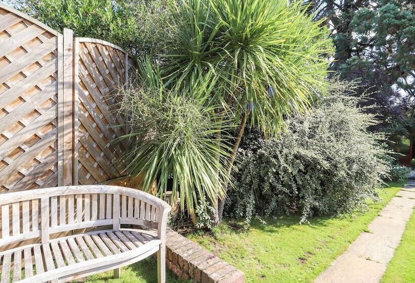 Mickle Trafford Manor