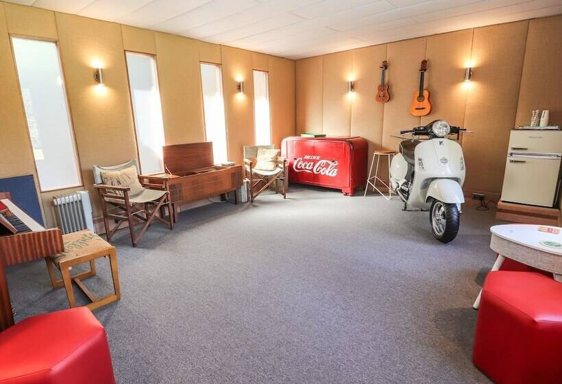 Mickle Trafford Manor