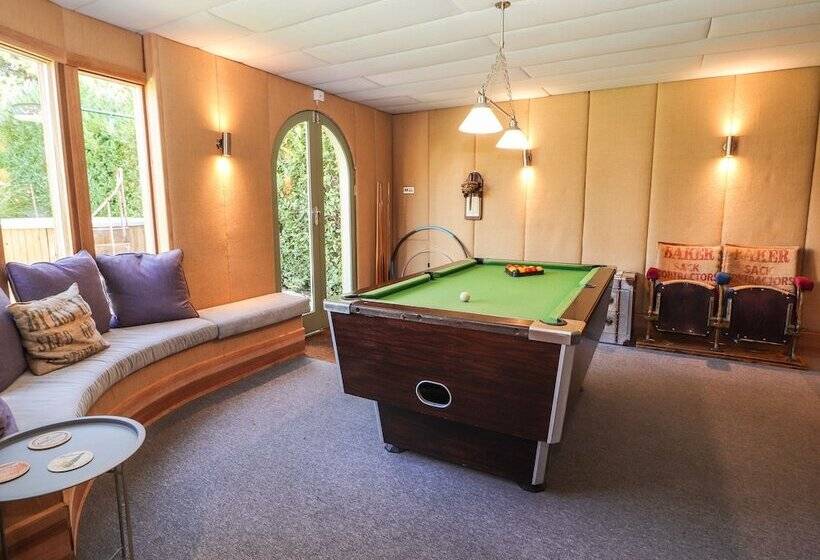 Mickle Trafford Manor