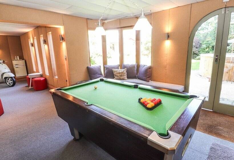 Mickle Trafford Manor