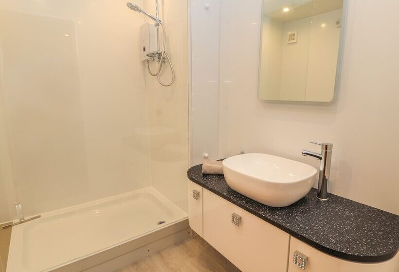 Mickle Trafford Manor