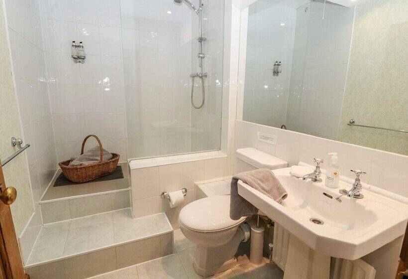 Mickle Trafford Manor