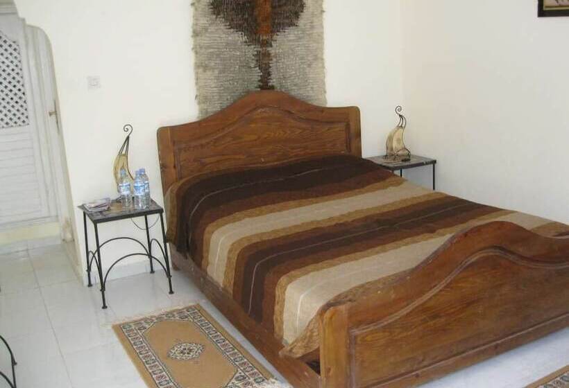 پانسیون Dar Kenavo