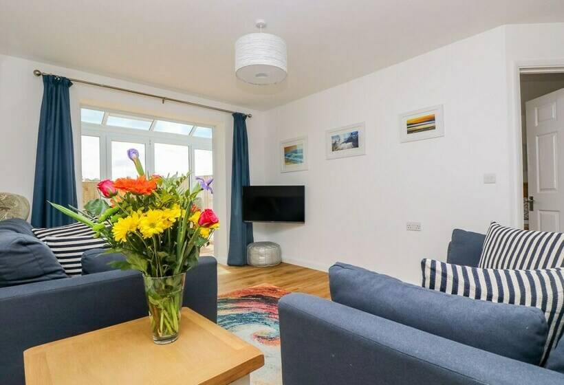 Strawberries & Cream Retreat