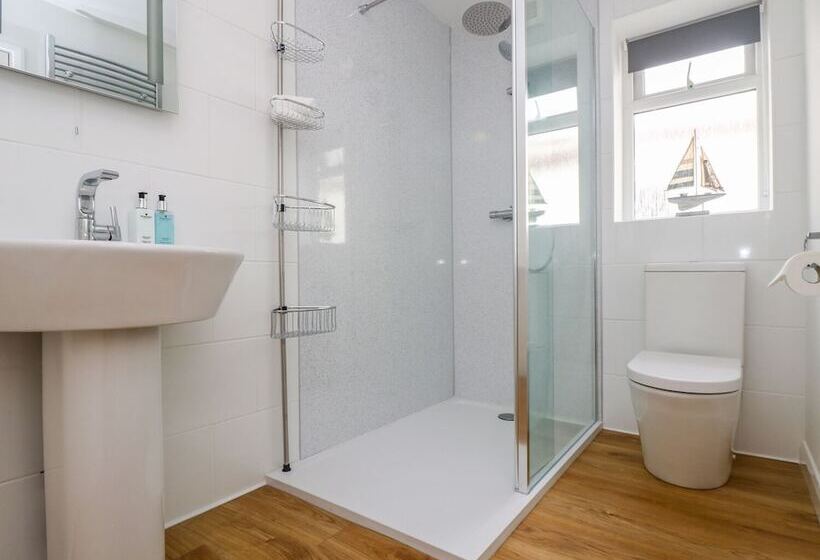 Strawberries & Cream Retreat