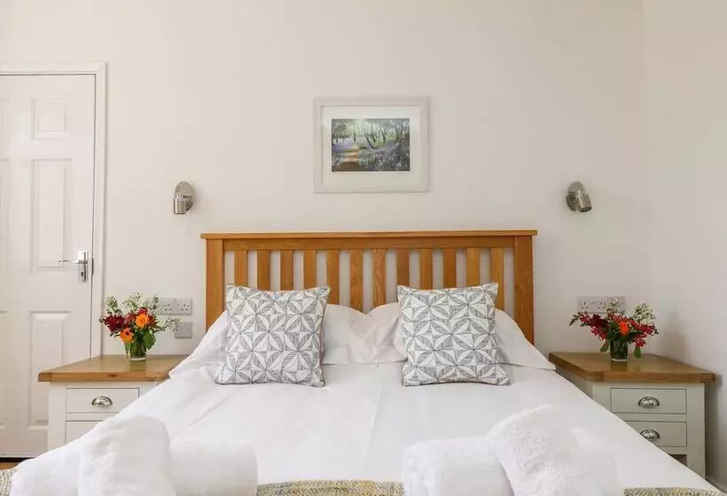 Strawberries & Cream Retreat