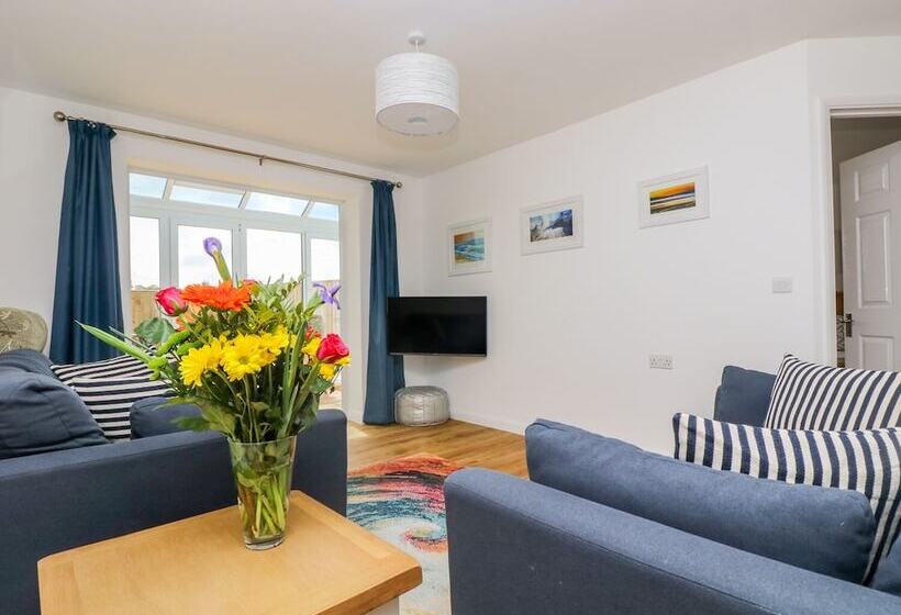 Strawberries & Cream Retreat