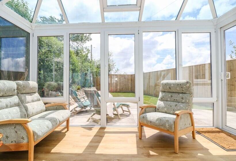 Strawberries & Cream Retreat