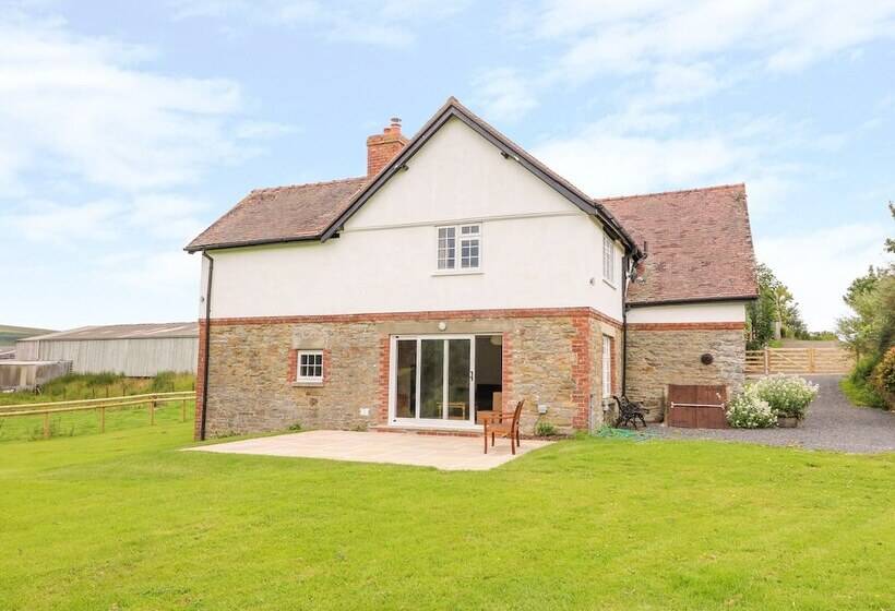 The Old Farmhouse, Upper Pitts