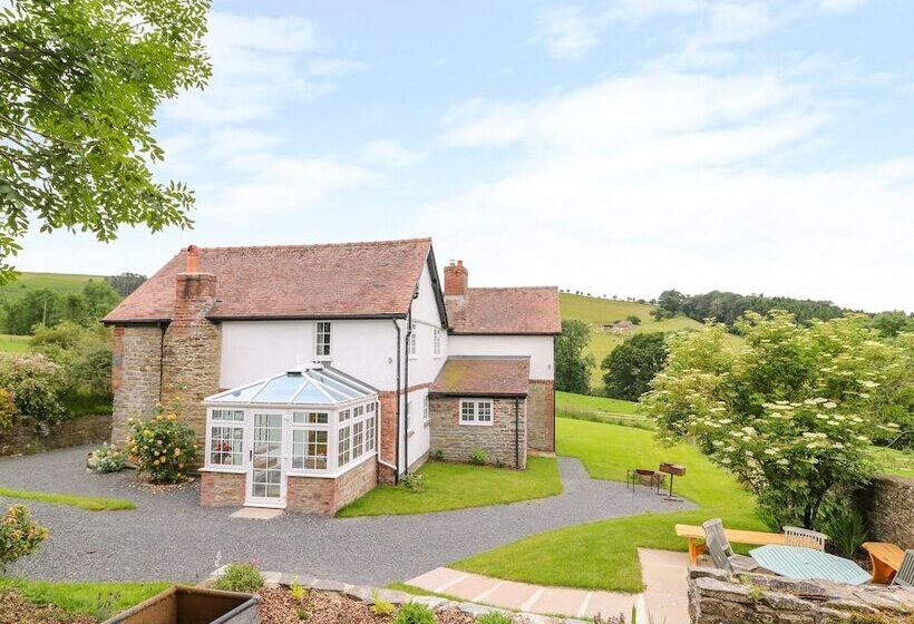 The Old Farmhouse, Upper Pitts