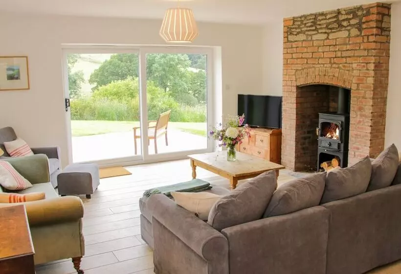 The Old Farmhouse, Upper Pitts