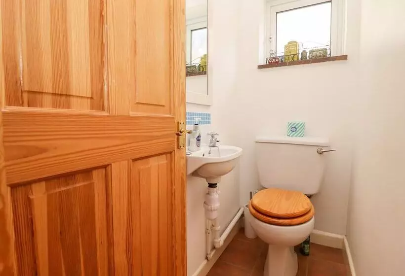 Yew Tree Cottage