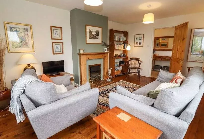 Yew Tree Cottage