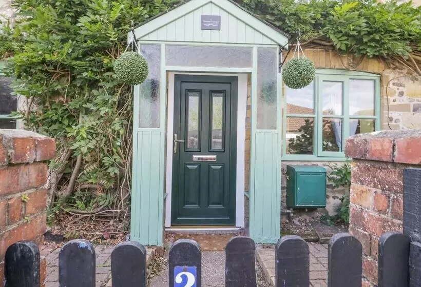 2 Wisteria Cottages