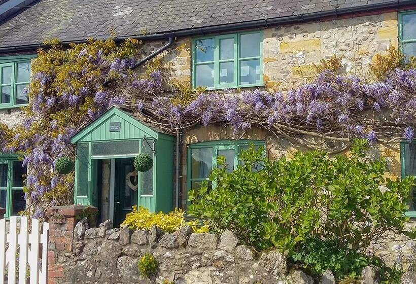 2 Wisteria Cottages