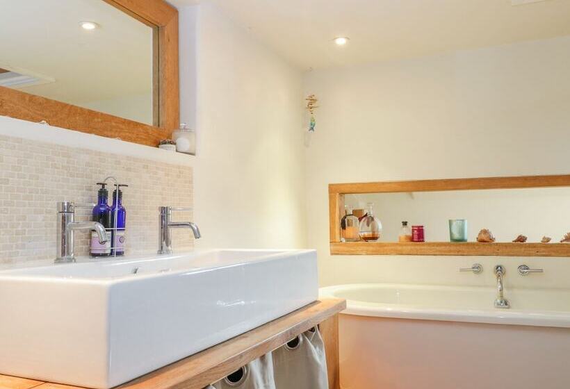 Apple Tree Cottage