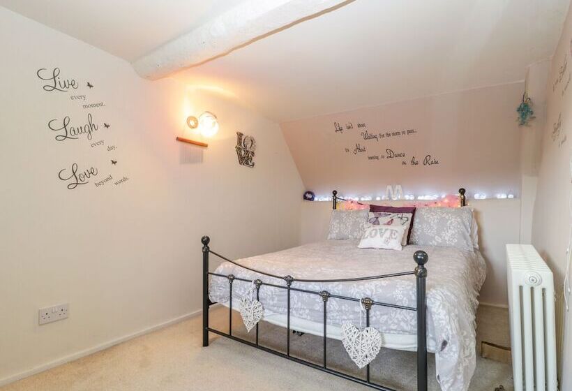 Apple Tree Cottage