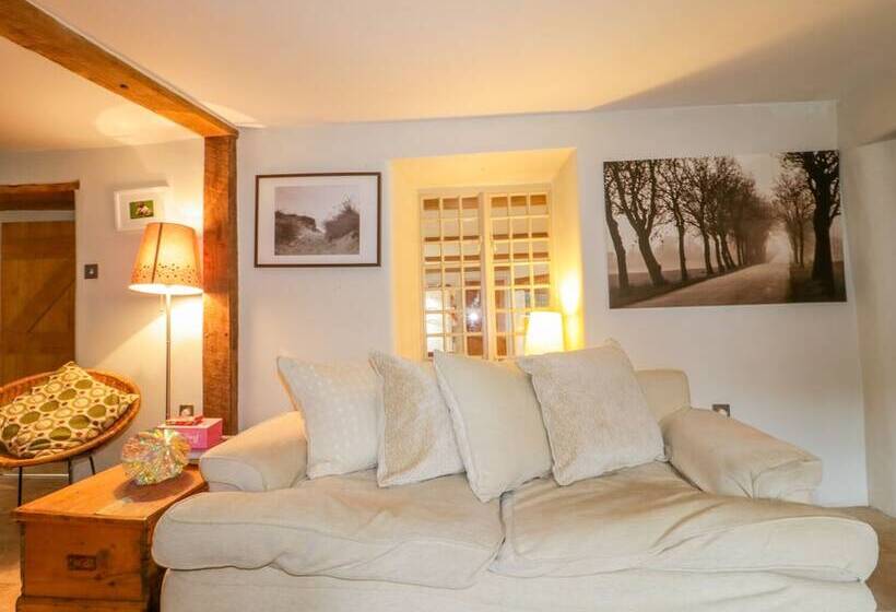 Apple Tree Cottage