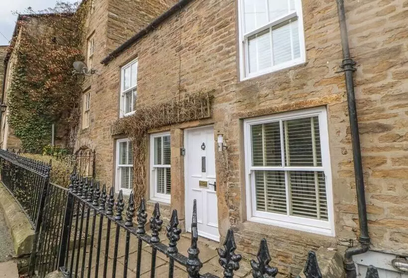Bank Cottage